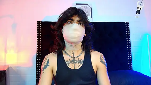 Snapshot of Axell_Kussh chatting on February 18, 12:34 pm Axell Kussh online show from February 18, 12:34 pm