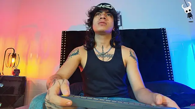 Snapshot of Axell_Kussh chatting on February 19, 12:46 pm Axell Kussh online show from February 19, 12:46 pm