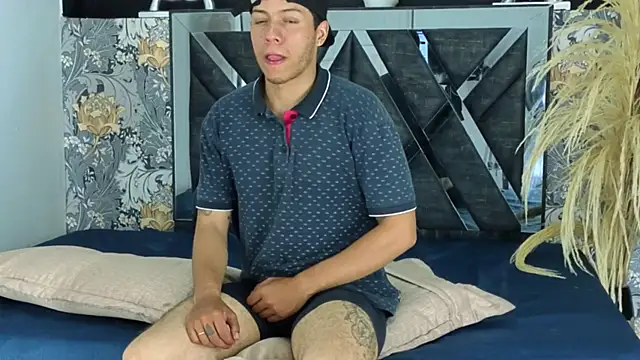 adrian camii online show from April 11, 7:27 am