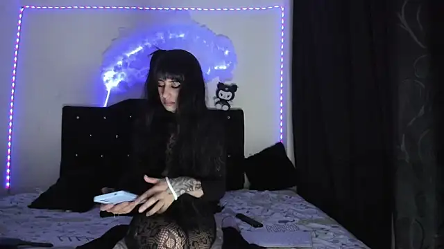  darkcandy online show from April 12, 5:00 am