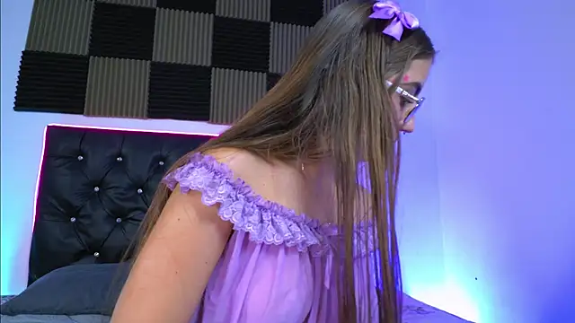 Snapshot of Annie_Peach chatting on July 12, 3:02 pm Annie Peach online show from July 12, 3:02 pm