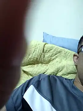 MOREN044 online show from March 13, 2:05 am