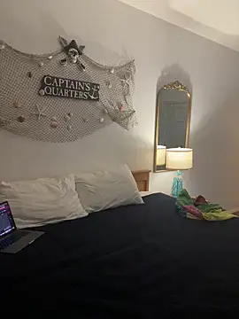 khloelynn online show from March 6, 4:07 am