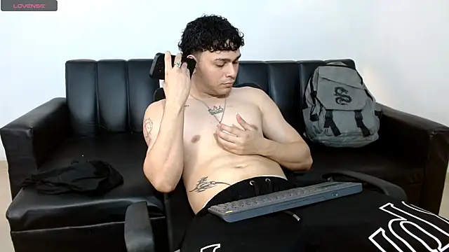 Philip Jons online show from April 2, 9:21 pm