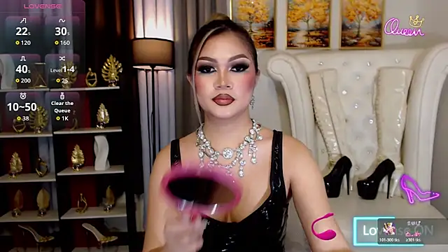 Snapshot of PrettyCockAthena chatting on June 4, 4:28 am PrettyCockAthena online show from June 4, 4:28 am