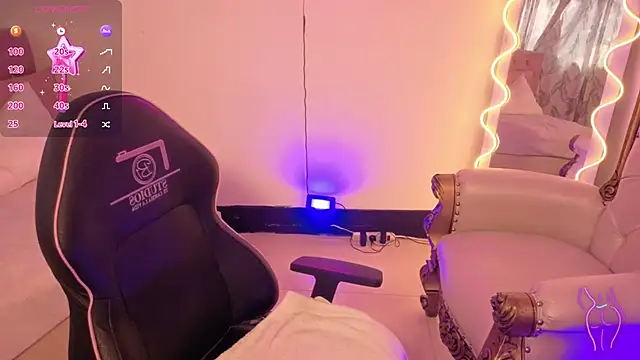 MAHYRA TAY online show from February 12, 8:08 pm