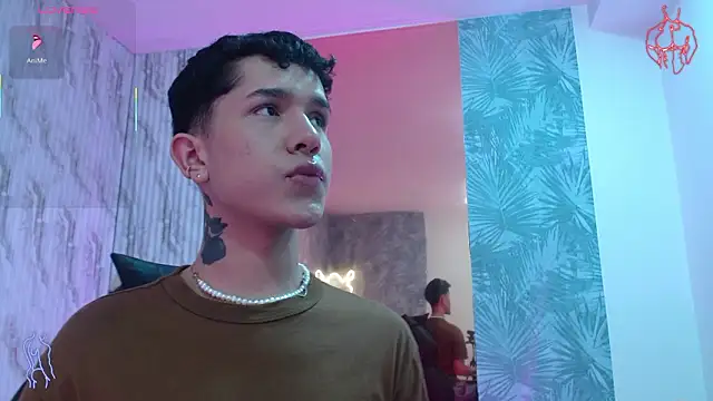 Snapshot of estefan_tay chatting on February 10, 7:35 pm estefan tay online show from February 10, 7:35 pm