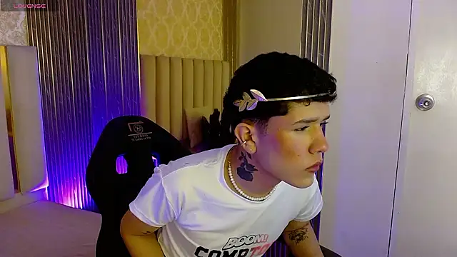 Snapshot of estefan_tay chatting on March 1, 3:28 am estefan tay online show from March 1, 3:28 am