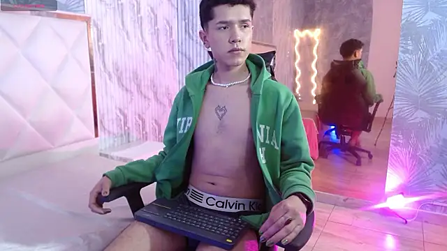 Snapshot of estefan_tay chatting on February 9, 7:12 pm estefan tay online show from February 9, 7:12 pm