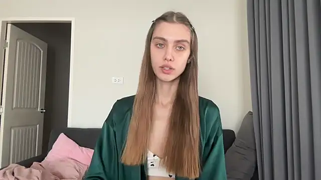 Snapshot of SonyaSweety chatting on February 23, 2:57 am SonyaSweety online show from February 23, 2:57 am