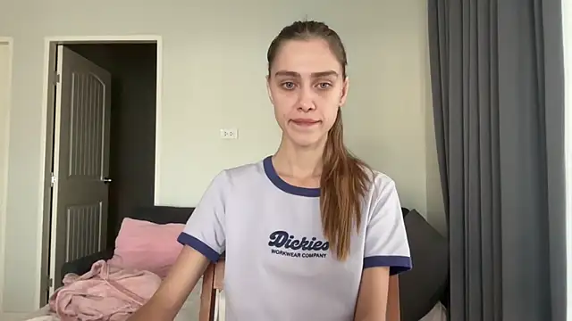 Snapshot of SonyaSweety chatting on March 2, 12:55 am SonyaSweety online show from March 2, 12:55 am