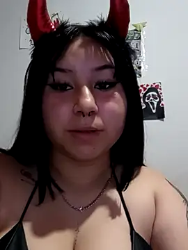  NiniSweet online show from February 18, 4:43 am