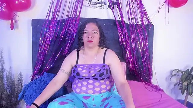 Snapshot of sexy_diablaa chatting on February 16, 12:26 pm sexy diablaa online show from February 16, 12:26 pm