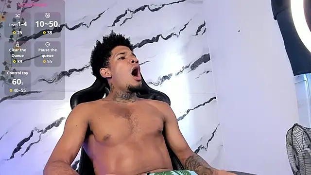 Snapshot of Nehemiaa_boy chatting on February 14, 7:58 pm Nehemiaa boy online show from February 14, 7:58 pm