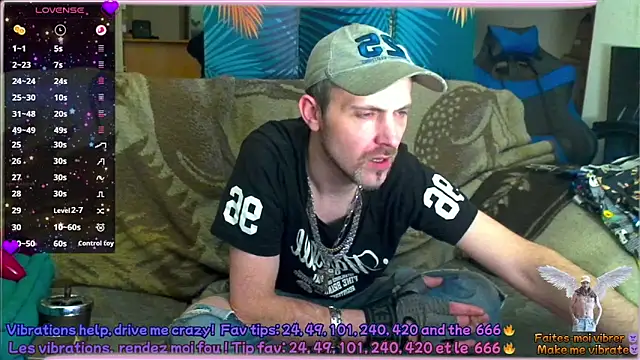 Snapshot of SwatRocShy chatting on February 28, 8:08 pm SwatRocShy online show from February 28, 8:08 pm