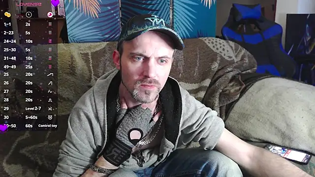 Snapshot of SwatRocShy chatting on February 11, 12:27 pm SwatRocShy online show from February 11, 12:27 pm