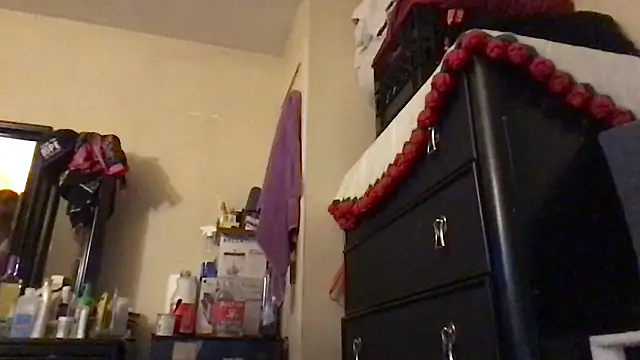 Goldie Glows63 online show from March 19, 8:14 am