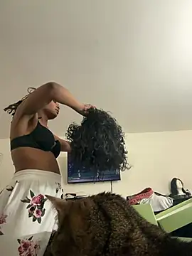 Goldie Glows63 online show from April 13, 3:21 am