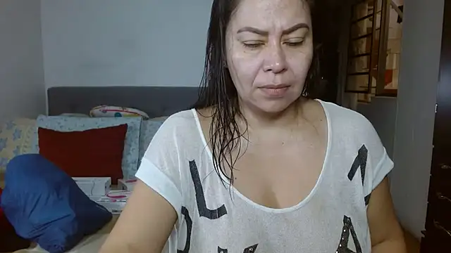 Snapshot of Karo_sexy chatting on March 9, 7:48 pm Karo sexy online show from March 9, 7:48 pm