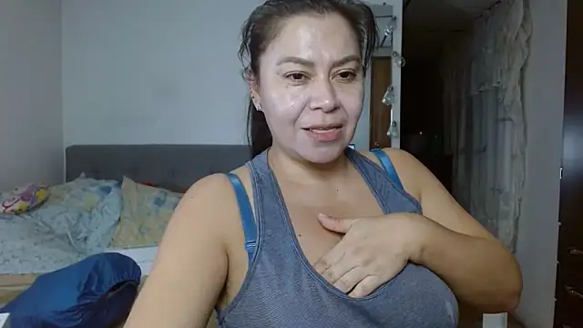 Snapshot of Karo_sexy chatting on February 23, 5:12 am Karo sexy online show from February 23, 5:12 am
