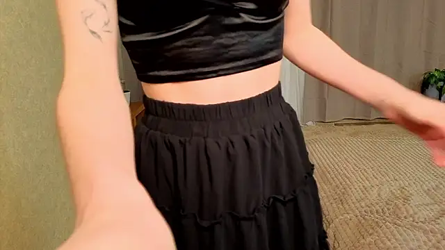 NikkyBee  online show from February 10, 8:13 am