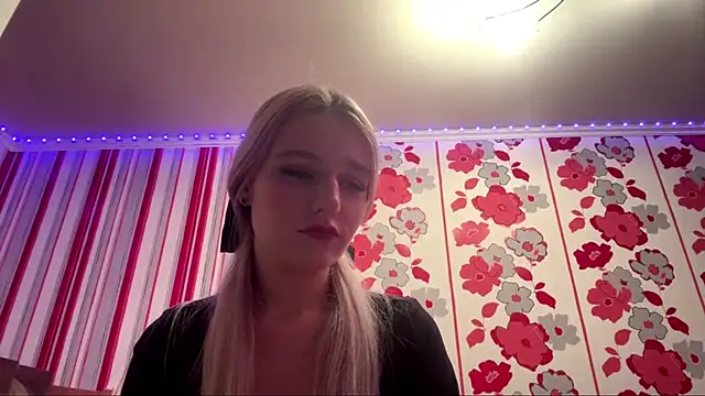 Snapshot of MiaBerlateen chatting on February 15, 6:18 pm MiaBerlateen online show from February 15, 6:18 pm