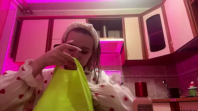 Snapshot of MiaBerlateen chatting on February 25, 6:30 pm MiaBerlateen online show from February 25, 6:30 pm