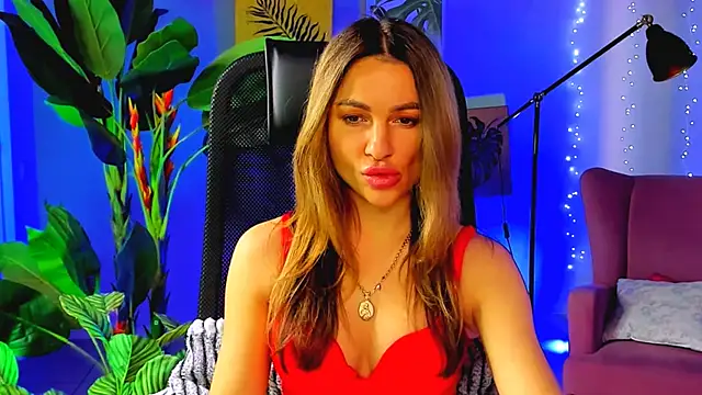 Snapshot of KrisWillis chatting on February 10, 9:08 am KrisWillis online show from February 10, 9:08 am