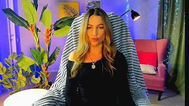 Snapshot of KrisWillis chatting on February 16, 9:08 am KrisWillis online show from February 16, 9:08 am