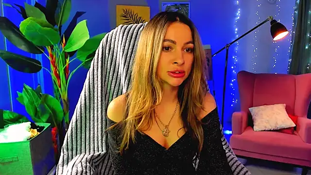 Snapshot of KrisWillis chatting on February 9, 1:09 pm KrisWillis online show from February 9, 1:09 pm