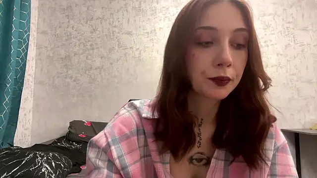 Snapshot of JulissaJoly chatting on February 14, 12:05 pm JulissaJoly online show from February 14, 12:05 pm