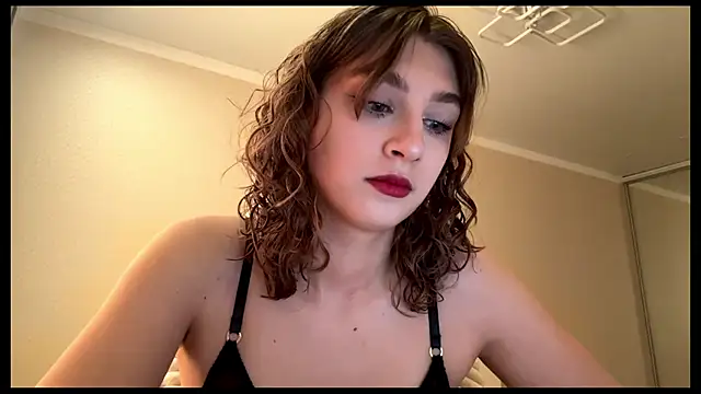 ElliKrovel online show from February 10, 11:20 am