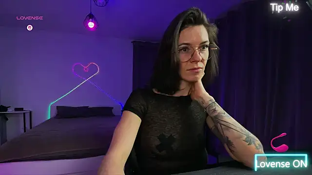 Katy Kar online show from February 6, 9:00 pm