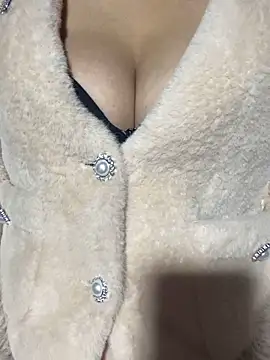 Snapshot of hamoi11 chatting on February 18, 10:17 pm hamoi11 online show from February 18, 10:17 pm