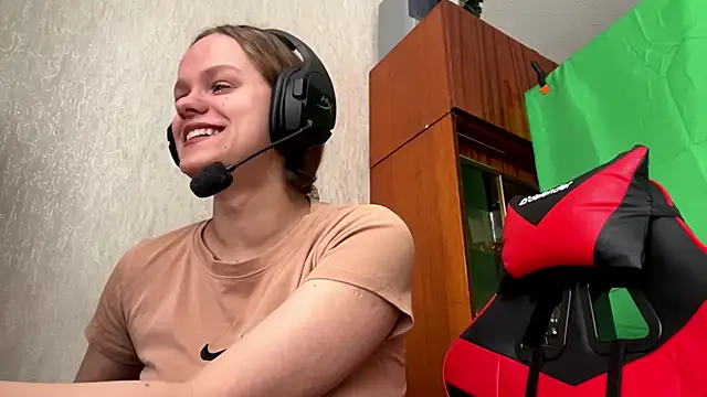 Snapshot of PurrfectPlay chatting on March 3, 10:33 am PurrfectPlay online show from March 3, 10:33 am