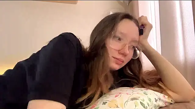 Snapshot of LakendraNoren chatting on February 8, 6:11 am LakendraNoren online show from February 8, 6:11 am