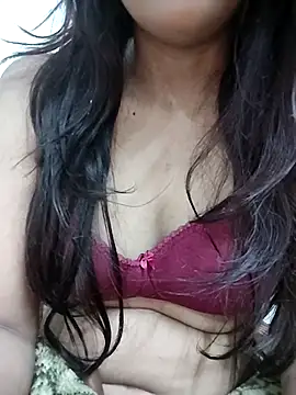 Snapshot of Moody-girl1 chatting on February 18, 4:43 am Moody-girl1 online show from February 18, 4:43 am