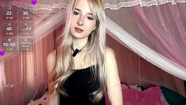 Snapshot of EvaQT chatting on March 2, 7:59 am EvaQT online show from March 2, 7:59 am