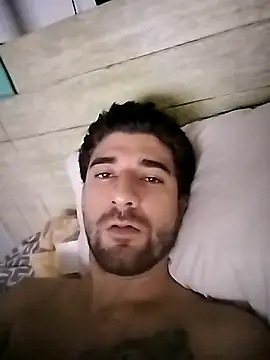 Snapshot of Camilo696903 chatting on February 24, 9:43 am Camilo696903 online show from February 24, 9:43 am