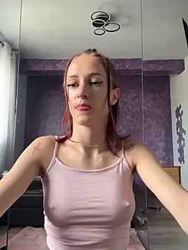 Roxyfoxyyy online show from May 15, 5:27 am