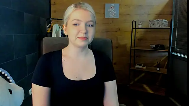 BeckyWashington online show from June 5, 10:21 am