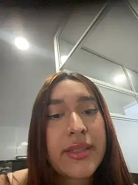 Snapshot of Emily_Harpeer chatting on February 14, 11:21 am Emily Harpeer online show from February 14, 11:21 am