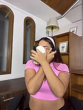 Emily Harpeer online show from May 29, 8:31 am