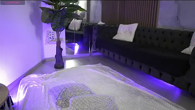 VansessaNyx online show from April 3, 9:21 pm