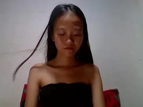 Yourlilpinayy online show from April 3, 9:16 am