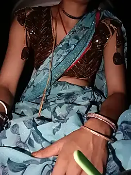 Snapshot of Komal4050 chatting on June 19, 3:29 pm Komal4050 online show from June 19, 3:29 pm