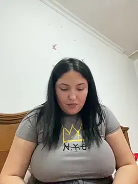 Snapshot of Amber_Sinn chatting on May 25, 6:17 pm Amber Sinn online show from May 25, 6:17 pm