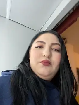 Snapshot of Amber_Sinn chatting on May 12, 1:02 am Amber Sinn online show from May 12, 1:02 am