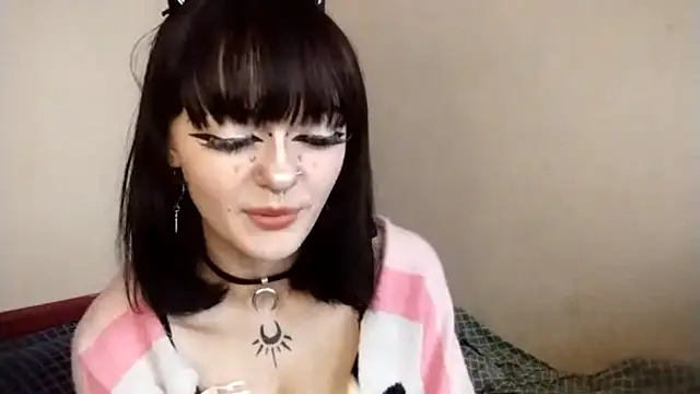 Snapshot of SmilingPatent chatting on February 13, 1:11 pm SmilingPatent online show from February 13, 1:11 pm