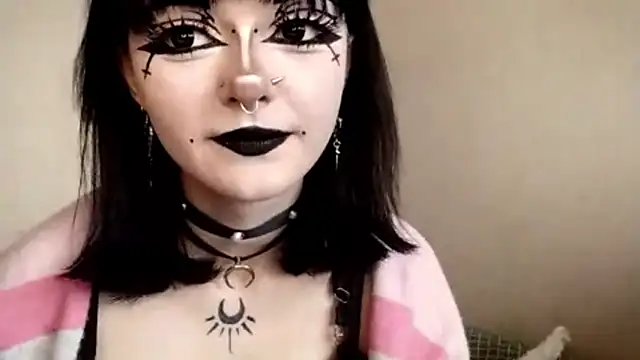 Snapshot of SmilingPatent chatting on February 16, 1:10 pm SmilingPatent online show from February 16, 1:10 pm